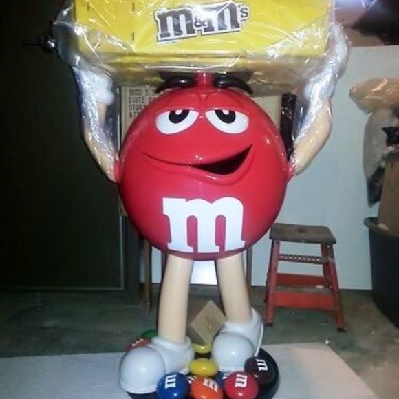 M&M RED CHARACTER DISPLAY WITH TRAY NEW IN THE BOX
